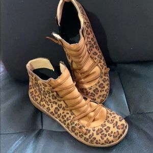 Leopard flat bootie